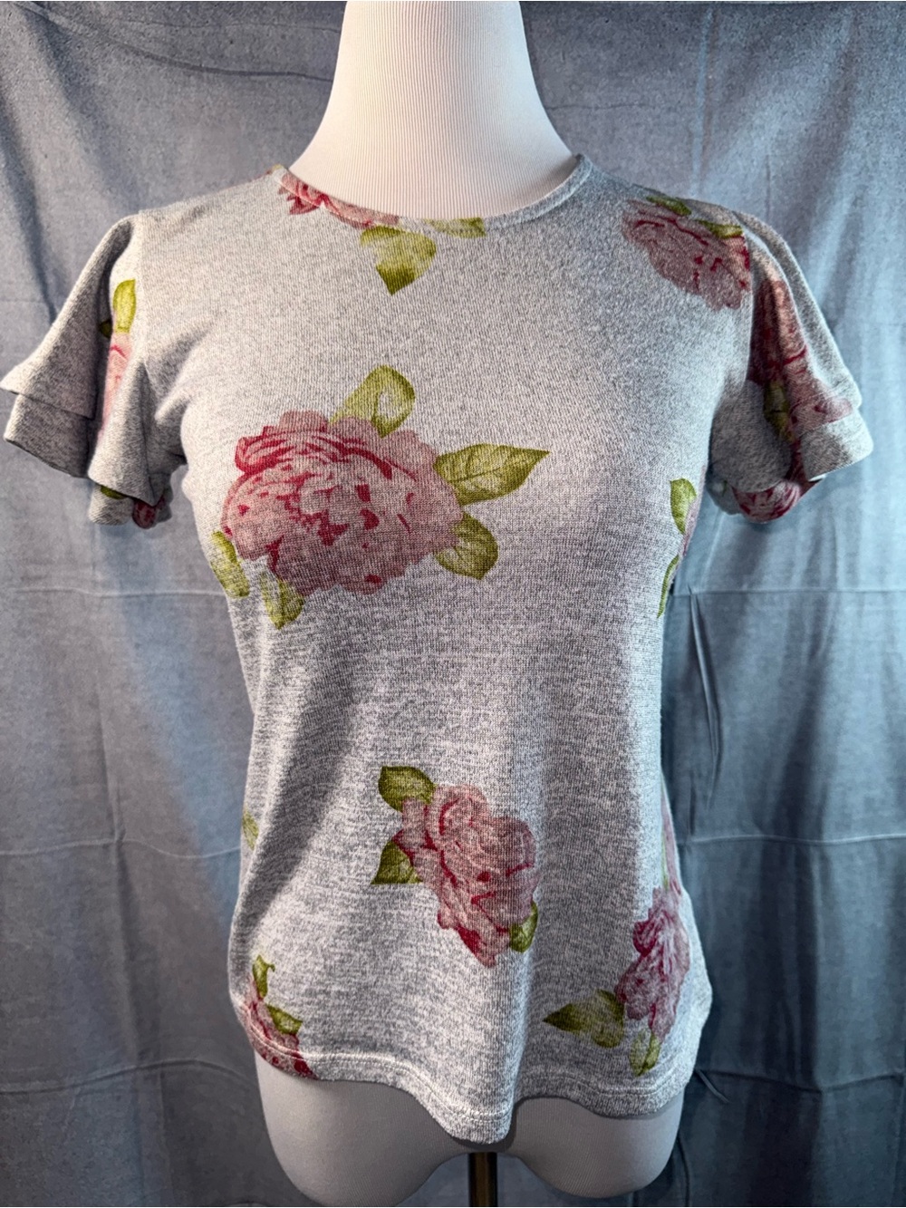 2020-Style therapy Gray Floral Ruffle Sleeve Tee with Pink Roses